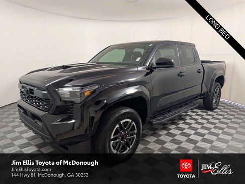 Used 2025 Toyota Tacoma TRD Sport AWD/4WD image 1