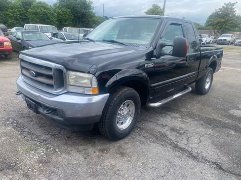 Used 2003 Ford F250 XLT image 1