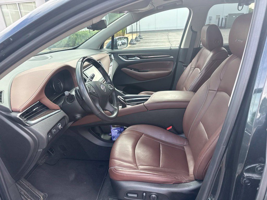 Used 2018 Buick Enclave Avenir w/ Avenir Technology Package AWD/4WD image 5