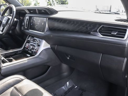 Used 2022 GMC Yukon XL Denali AWD/4WD image 36