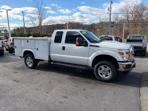 Used 2016 Ford F250 XLT w/ XLT Interior Package image 5