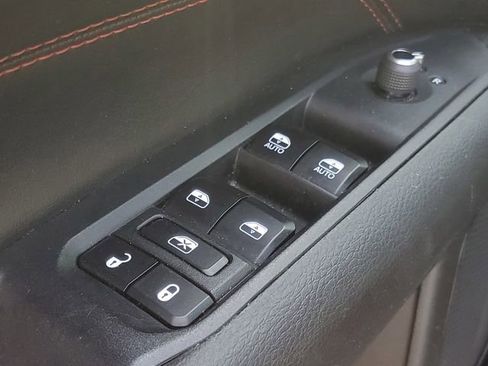 Used 2023 Jeep Compass Trailhawk image 14