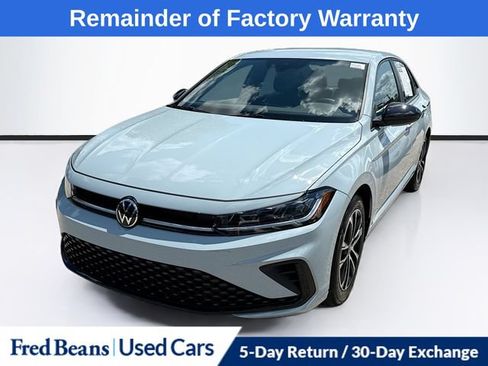 Used 2026 Volkswagen Jetta Sport FWD image 3