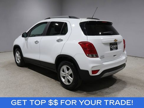 Used 2017 Chevrolet Trax LT w/ LT Convenience Package FWD image 4