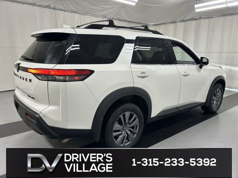 Used 2023 Nissan Pathfinder SV w/ Black Appearance Package AWD/4WD image 2