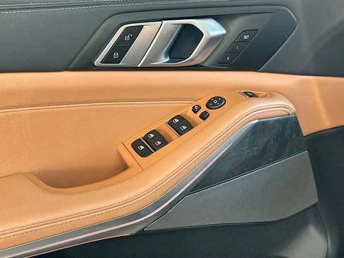 Certified 2025 BMW X5 sDrive40i w/ Premium Package image 18