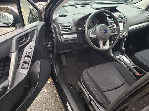 Used 2018 Subaru Forester 2.5i w/ Alloy Wheel Package image 10