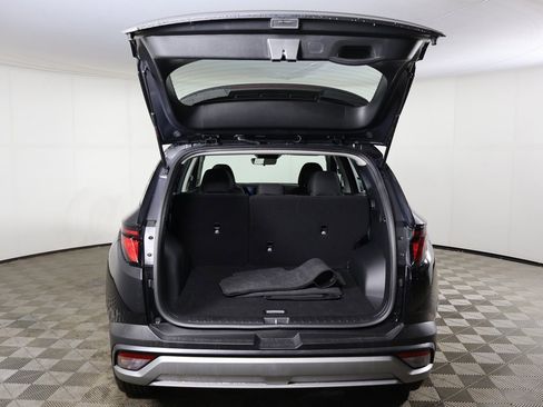 Certified 2025 Hyundai Tucson SE image 13