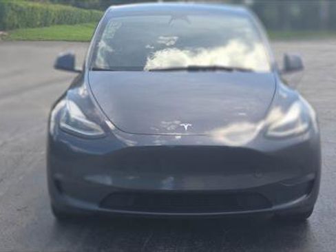 Used 2021 Tesla Model Y Long Range AWD/4WD image 11