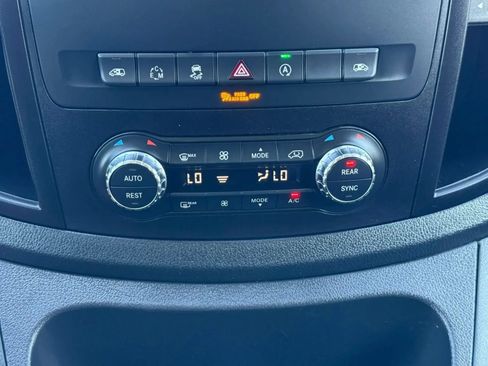 Used 2018 Mercedes-Benz Metris Passenger image 22