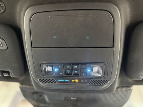 Used 2025 Ford Explorer ST-Line w/ Premium Package image 41