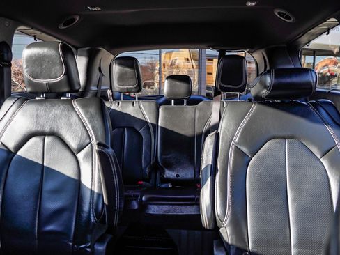 Used 2019 Chrysler Pacifica Touring-L w/ S Appearance Package image 25