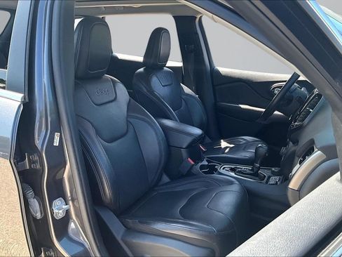 Used 2019 Jeep Cherokee Limited w/ Luxury Group AWD/4WD image 29
