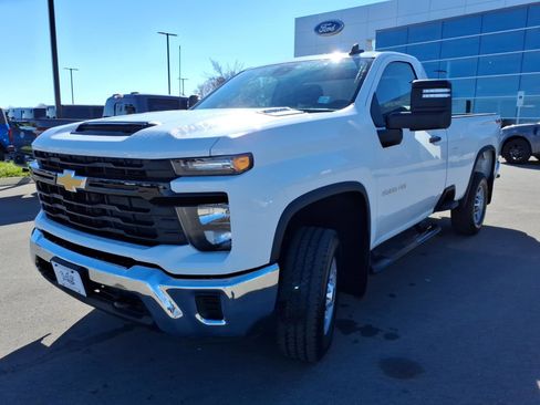 Used 2025 Chevrolet Silverado 2500 W/T w/ WT Convenience Package image 7