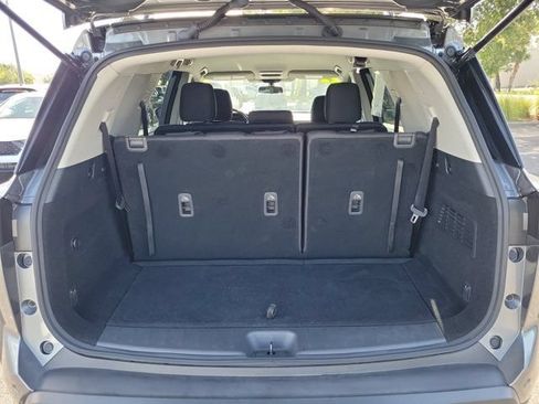 Used 2022 Nissan Pathfinder SV FWD image 11