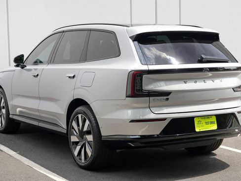 Used 2025 Volvo EX90 Ultra AWD/4WD image 49