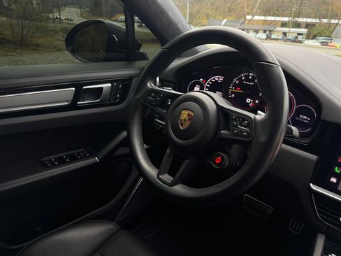 Used 2022 Porsche Cayenne Turbo GT image 32