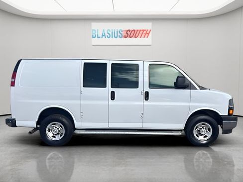 Used 2024 Chevrolet Express 2500 w/ Driver Convenience Package RWD image 2