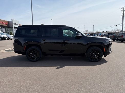 New 2026 Jeep Grand Wagoneer Limited AWD/4WD image 2