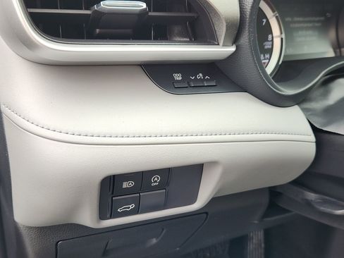 Certified 2024 Toyota Highlander LE FWD image 12