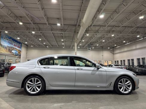 Used 2016 BMW 750i xDrive image 34