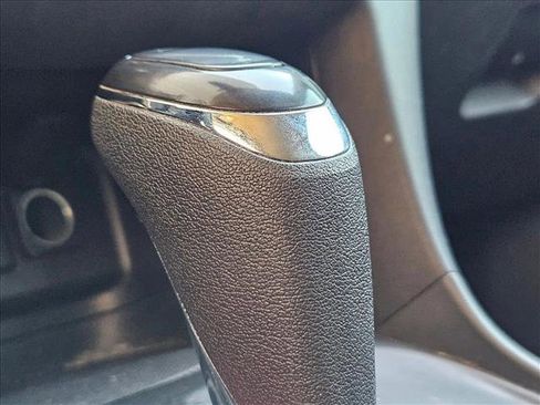 Used 2021 Chevrolet Equinox LT image 12