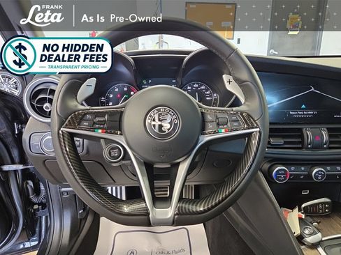 Used 2017 Alfa Romeo Giulia Ti w/ TI 19" Sport Package RWD image 14