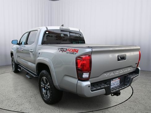 Used 2019 Toyota Tacoma image 6