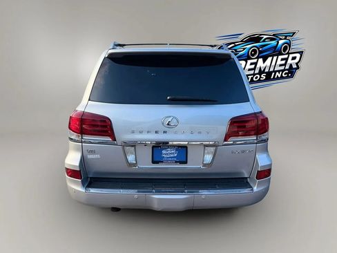 Used 2013 Lexus LX 570 4WD w/ Luxury Pkg image 6
