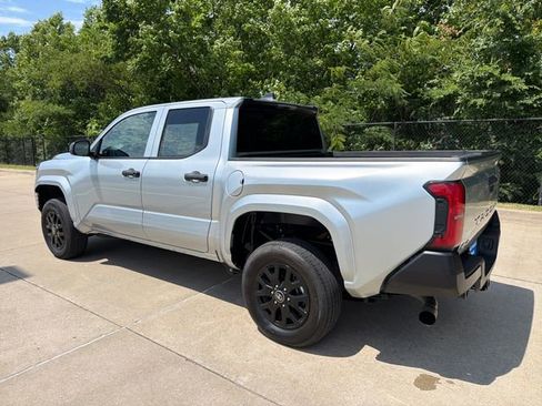 Used 2025 Toyota Tacoma SR AWD/4WD image 3