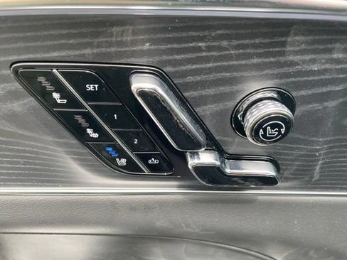 Used 2025 Cadillac Lyriq Luxury w/ LPO, Floor Liner Package AWD/4WD image 13