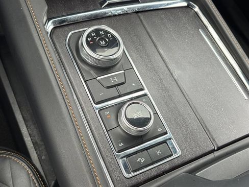 Used 2024 Ford Expedition Platinum AWD/4WD image 27