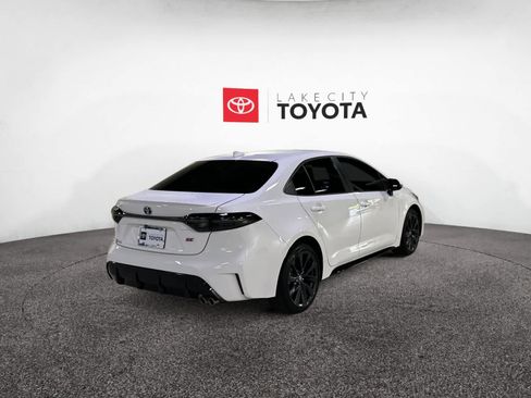 Used 2025 Toyota Corolla SE image 7