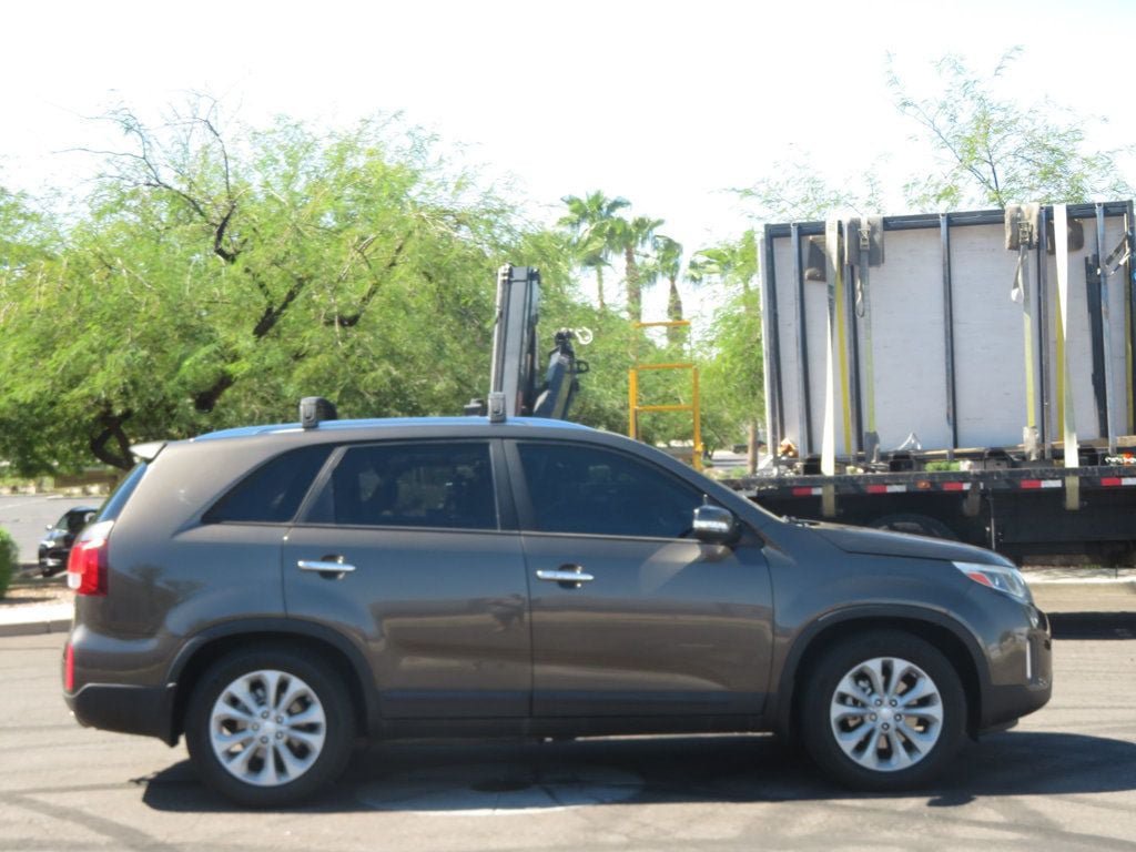 Used 2014 Kia Sorento EX w/ EX V6 Touring Package FWD image 3