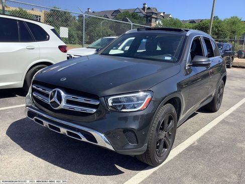 Used 2021 Mercedes-Benz GLC 300 image 3