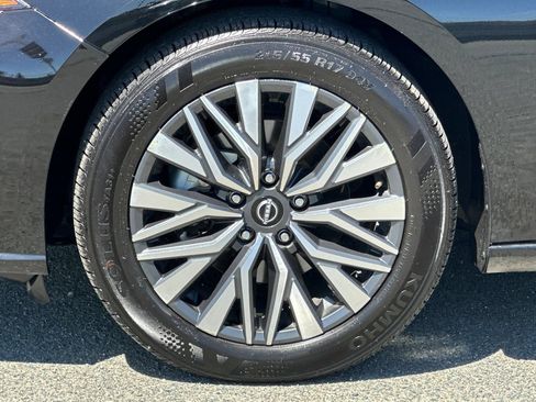 Used 2024 Nissan Altima 2.5 SV FWD image 25