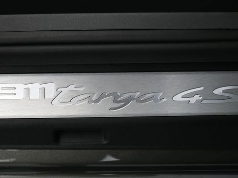 Certified 2021 Porsche 911 Targa 4S w/ Sportdesign Package image 25