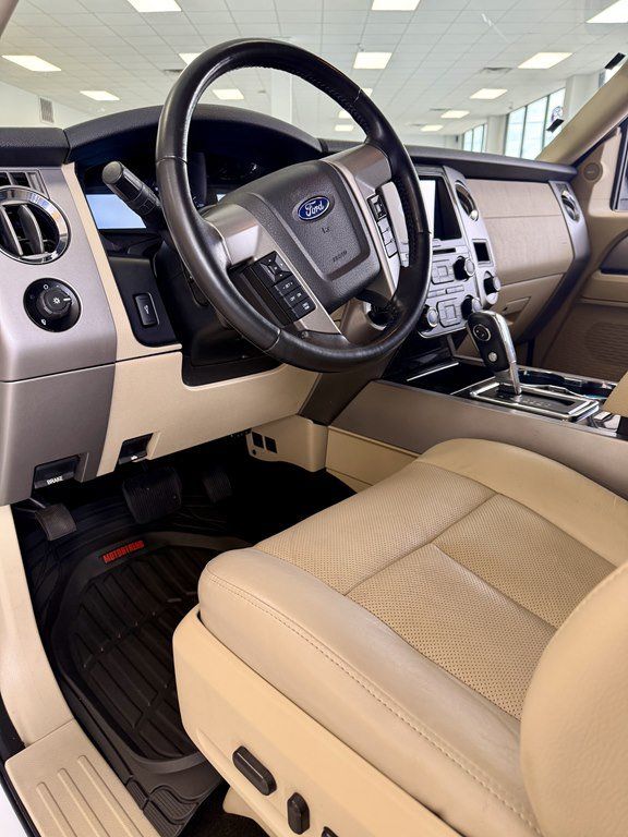 Used 2017 Ford Expedition Limited RWD image 12