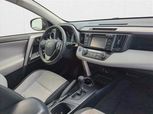 Used 2018 Toyota RAV4 LE Plus image 17