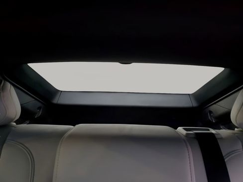 Certified 2024 Cadillac Lyriq Luxury image 25