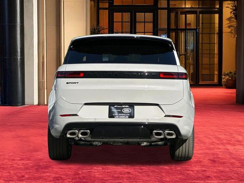 New 2026 Land Rover Range Rover Sport Dynamic SE image 9