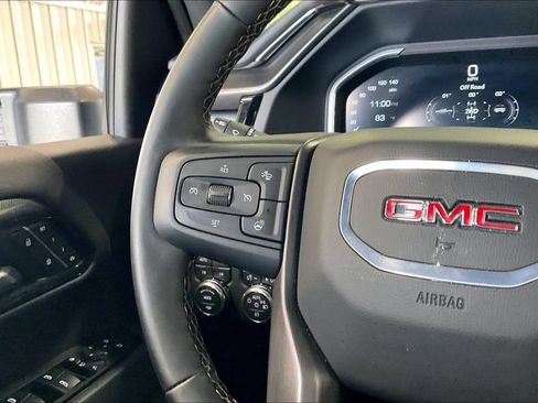 Used 2025 GMC Sierra 2500 AT4 w/ AT4 Premium Plus Package AWD/4WD image 8