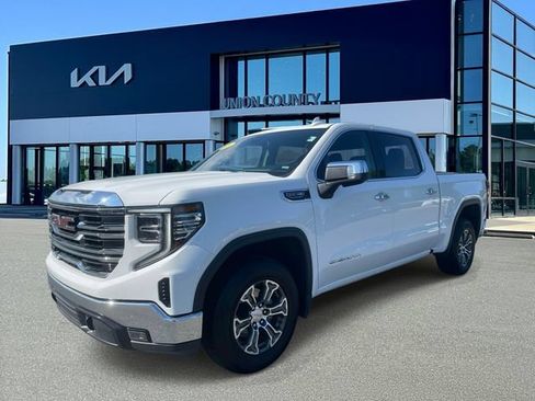 Used 2024 GMC Sierra 1500 SLT RWD image 3