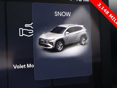 Used 2025 Hyundai Tucson SE image 21