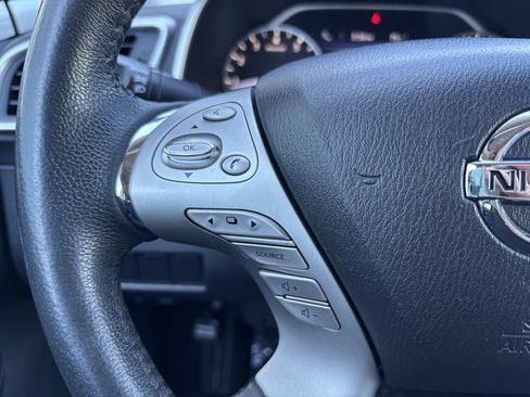 Used 2018 Nissan Murano SV FWD image 16