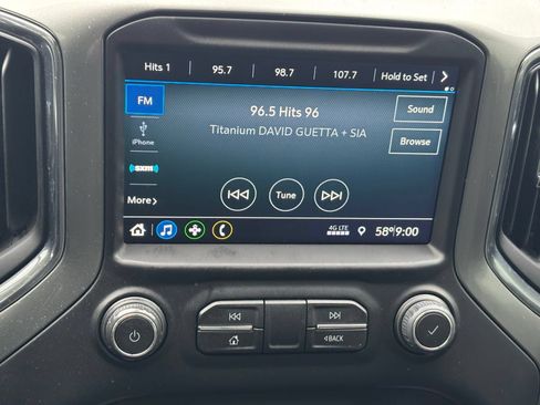 Used 2022 Chevrolet Silverado 1500 LT RWD image 18