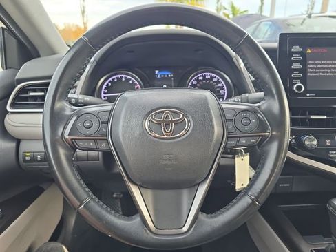 Used 2023 Toyota Camry SE image 18