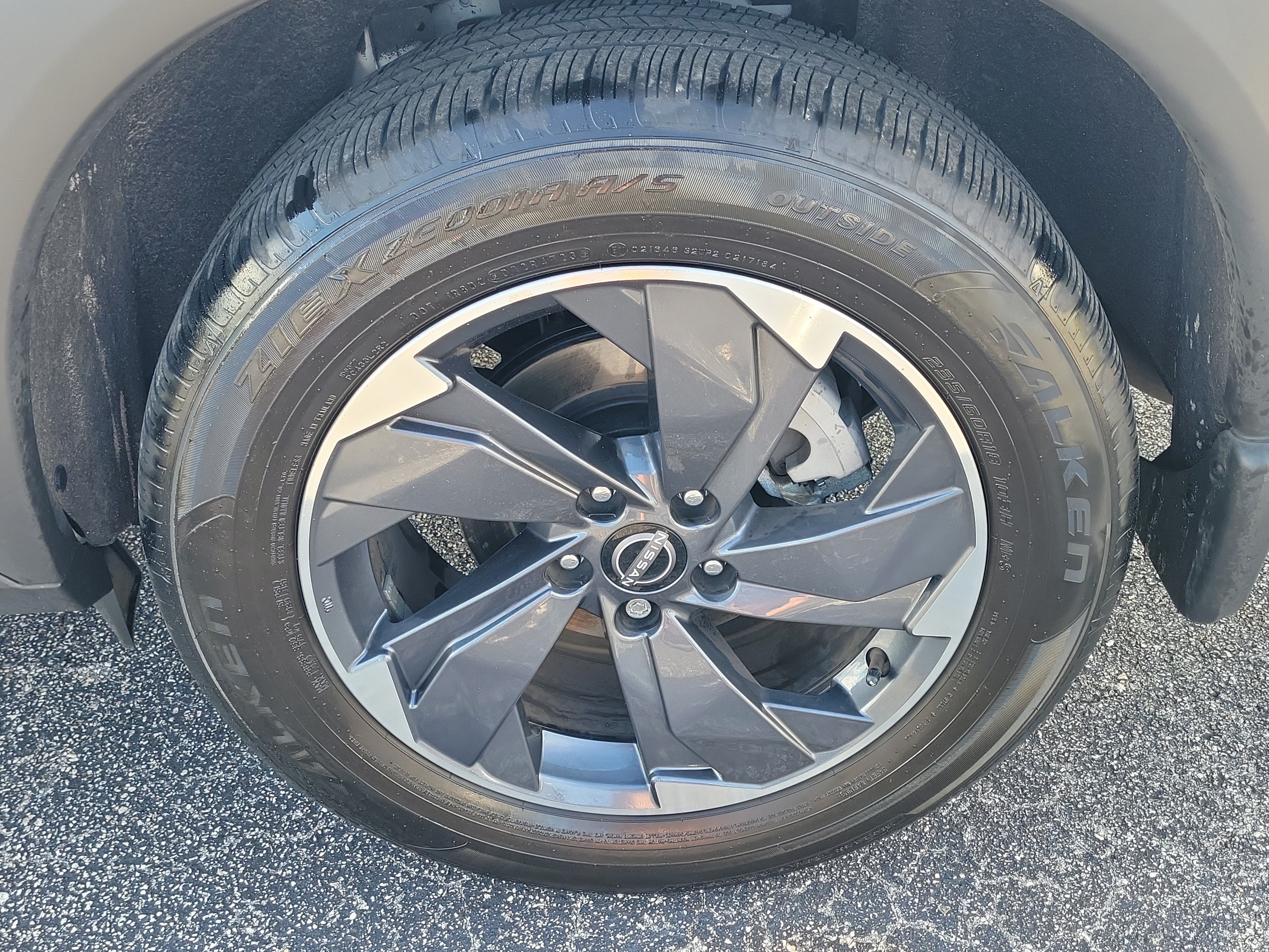 Certified 2024 Nissan Rogue SV w/ SV Premium Package FWD image 9