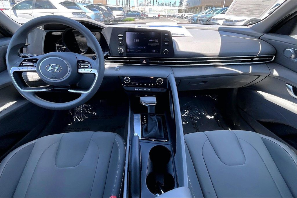Certified 2022 Hyundai Elantra SEL FWD image 12
