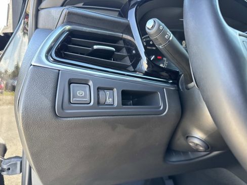 Certified 2025 Cadillac XT6 Premium Luxury image 31